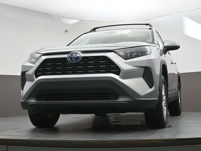 2019 Toyota RAV4 LE HYBRID Call 902-466-9550 Android Auto / Appl - Photo 35