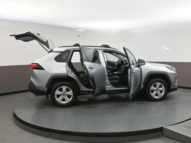 2019 Toyota RAV4 LE HYBRID Call 902-466-9550 Android Auto / Appl - Photo 48