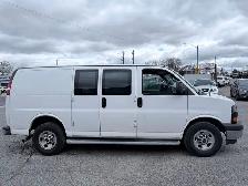 2017 GMC Savana - Photo 7