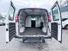 2017 GMC Savana - Photo 9