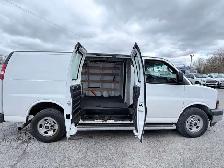 2017 GMC Savana - Photo 11