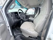 2017 GMC Savana - Photo 19