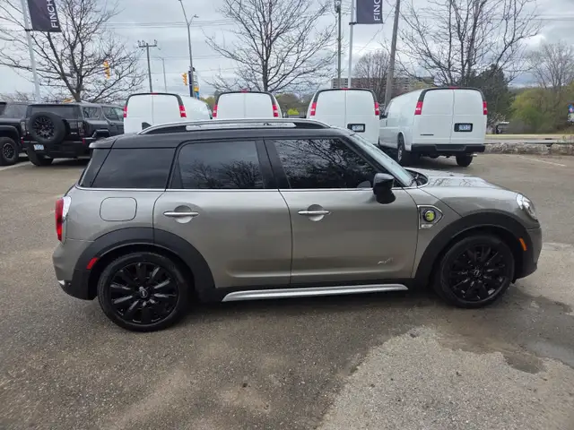 2020 Mini E Countryman Cooper S PANORAMIC MOONROOF | SEATING... - Photo 3