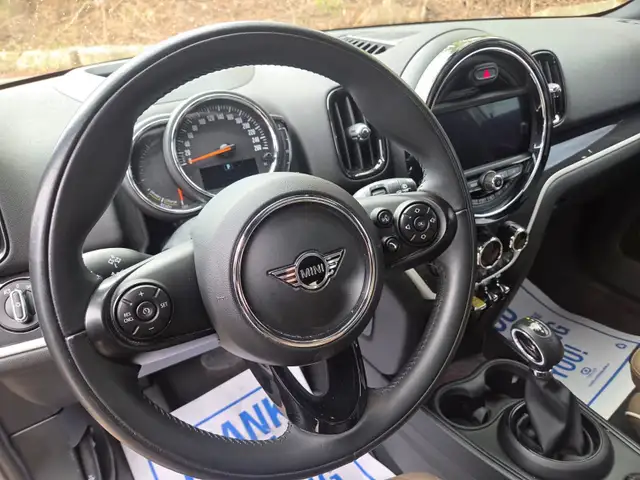 2020 Mini E Countryman Cooper S PANORAMIC MOONROOF | SEATING... - Photo 8