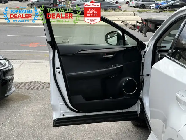 2017 Lexus NX 200t | PREMIUM | HEATED & COOLED SEATS | REAR CAME - Photo 12