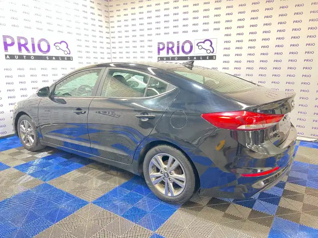 2017 Hyundai Elantra - Photo 3