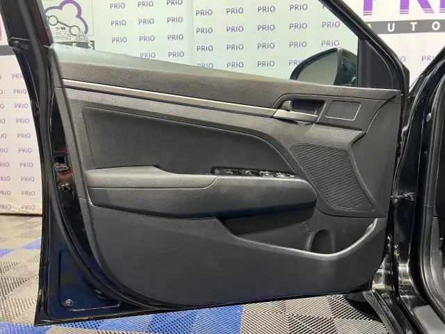 2017 Hyundai Elantra - Photo 9