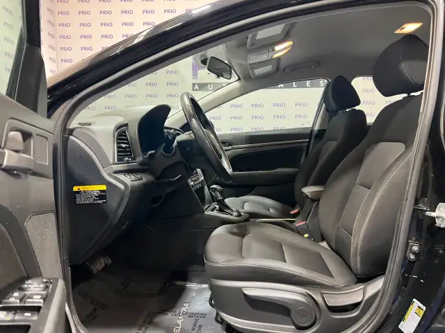 2017 Hyundai Elantra - Photo 13