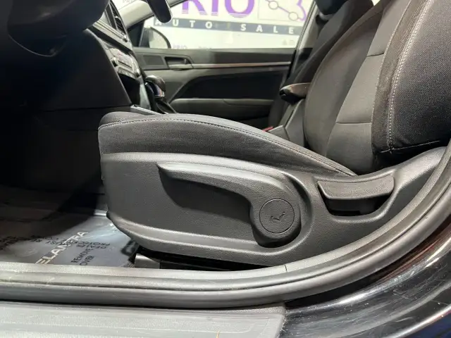 2017 Hyundai Elantra - Photo 14