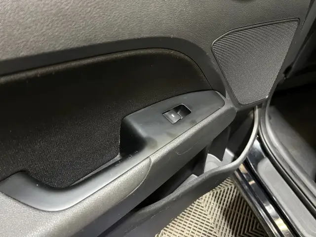 2017 Hyundai Elantra - Photo 17