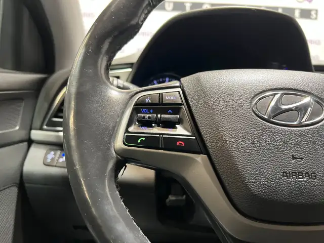 2017 Hyundai Elantra - Photo 23