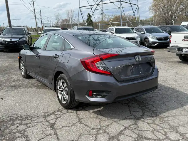 2018 Honda Civic LX - Photo 3