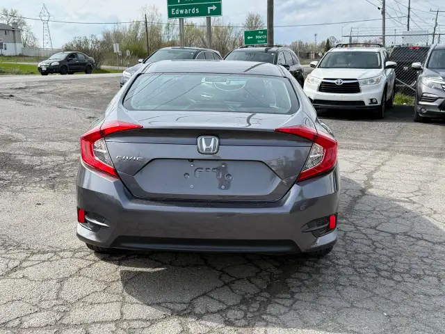 2018 Honda Civic LX - Photo 4