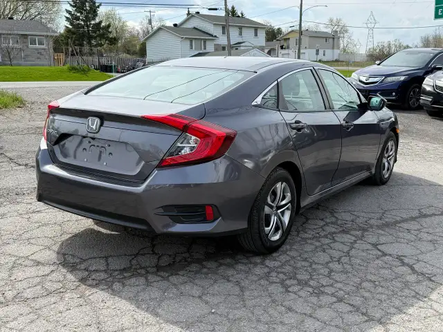 2018 Honda Civic LX - Photo 5