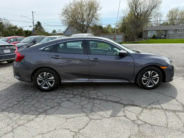 2018 Honda Civic LX - Photo 6