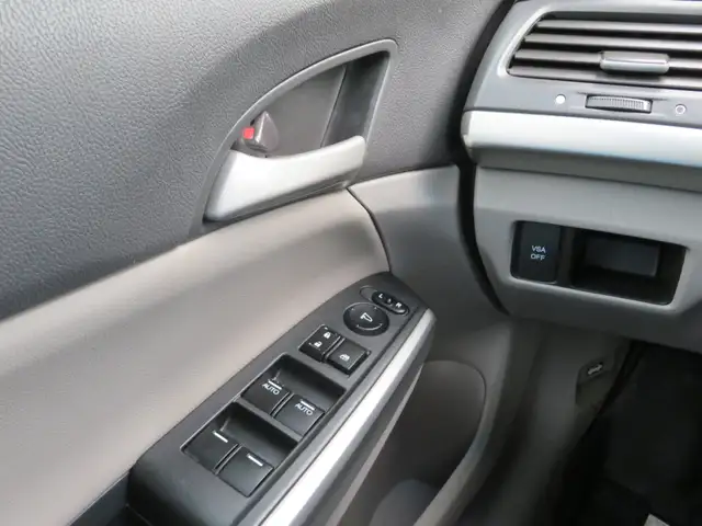 2009 Honda Accord 4dr V6 Auto EX - Photo 18
