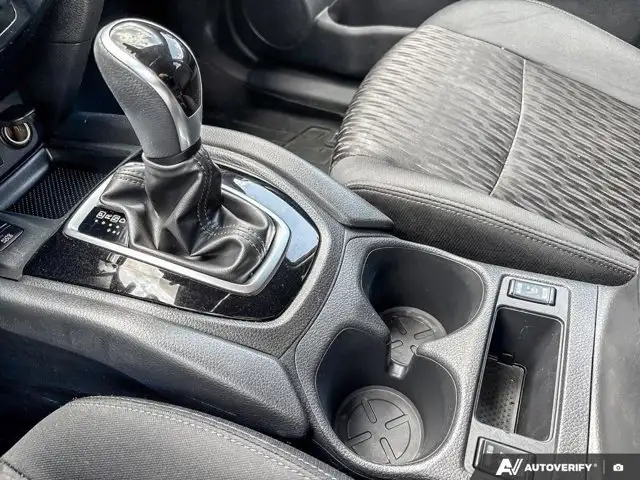 2020 Nissan Rogue - Photo 19
