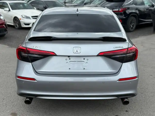 2022 Honda Civic Touring - Photo 5