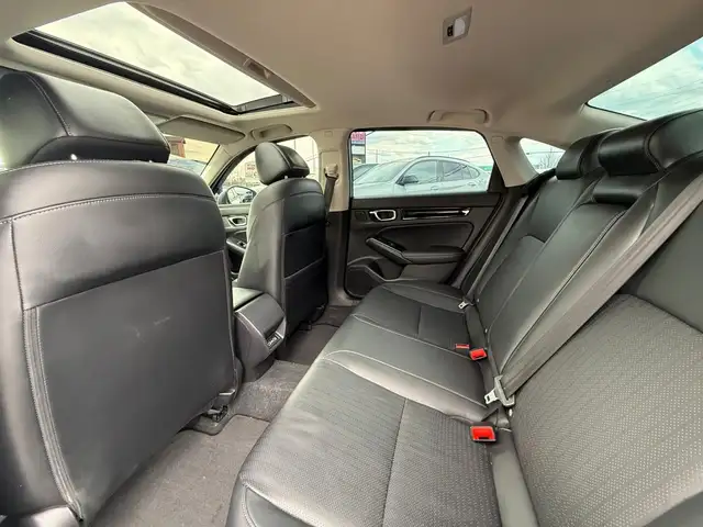 2022 Honda Civic Touring - Photo 8