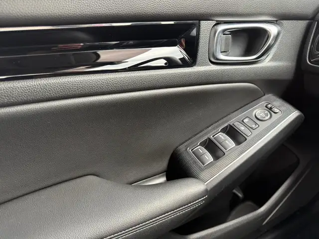 2022 Honda Civic Touring - Photo 19