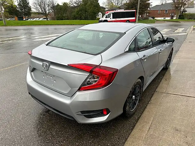 2016 Honda Civic 4dr CVT LX - Photo 5