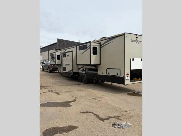 2021 Forest River RV Sandpiper 391FLRB - Photo 4