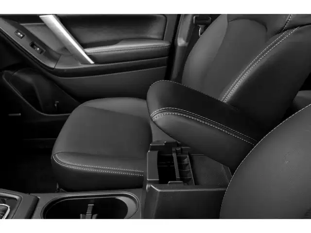 2016 Subaru Forester 2.5i Limited Package - Photo 10