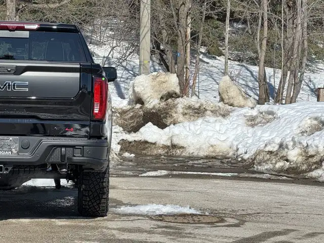 2026 GMC Sierra 1500 AT4- Technology Pkg - Power Sunroof - Photo 14