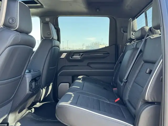 2026 GMC Sierra 1500 AT4- Technology Pkg - Power Sunroof - Photo 45
