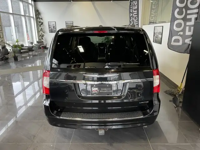 2016 Chrysler Town & Country Limitée - Photo 6