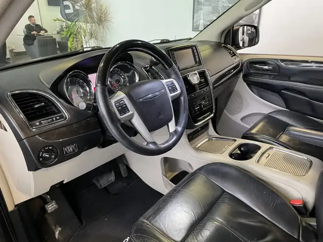 2016 Chrysler Town & Country Limitée - Photo 19