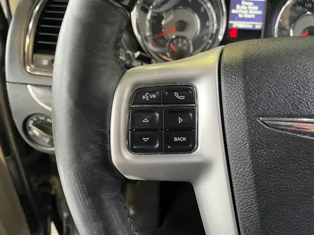 2016 Chrysler Town & Country Limitée - Photo 31