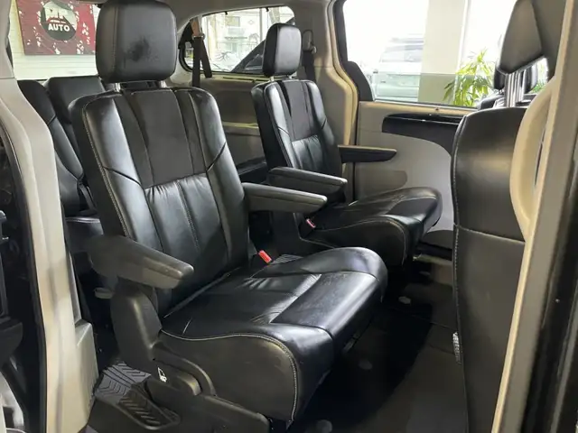 2016 Chrysler Town & Country Limitée - Photo 36
