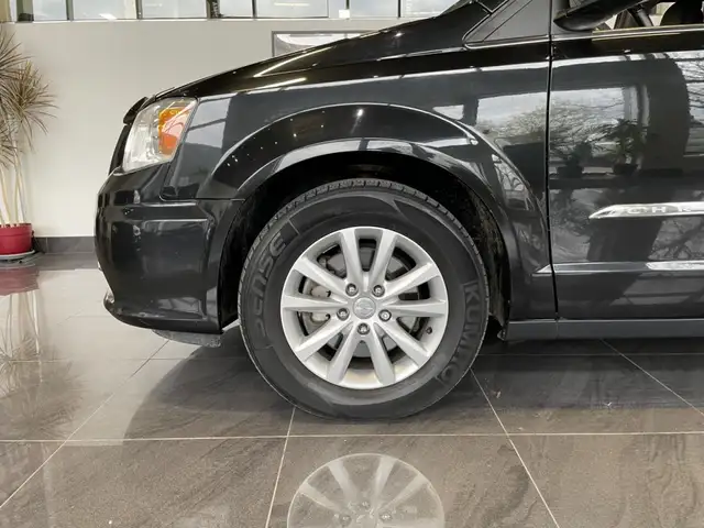 2016 Chrysler Town & Country Limitée - Photo 38