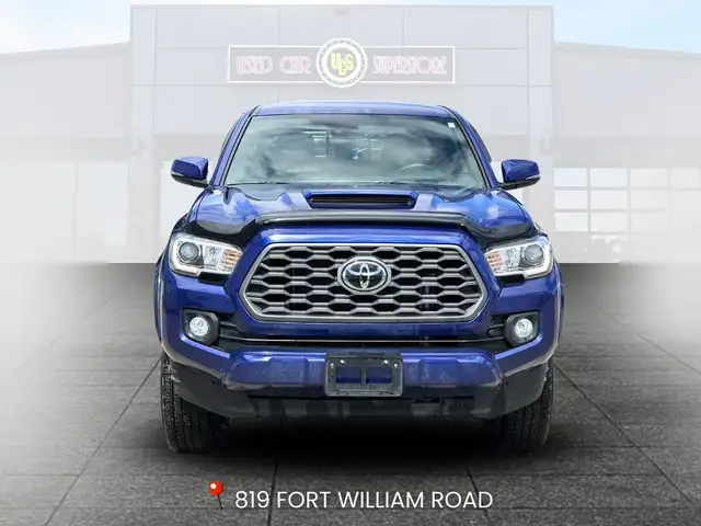 2023 Toyota Tacoma - Photo 2