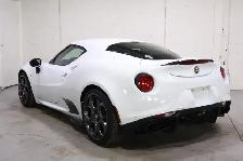 2015 Alfa Romeo 4C | LOW MILEAGE | RED LEATHER SEATS - Photo 4