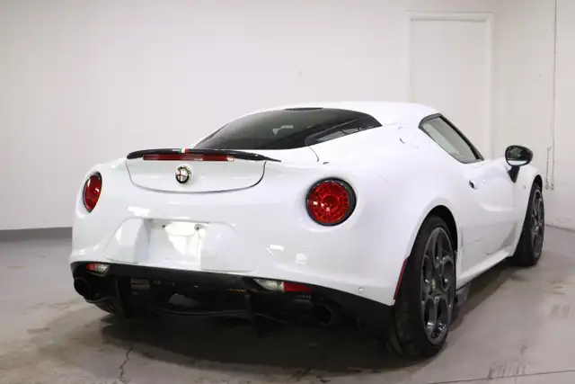 2015 Alfa Romeo 4C | LOW MILEAGE | RED LEATHER SEATS - Photo 6