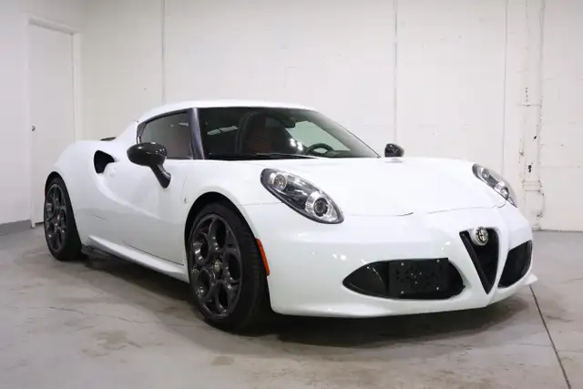 2015 Alfa Romeo 4C | LOW MILEAGE | RED LEATHER SEATS - Photo 8