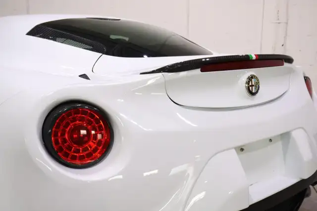 2015 Alfa Romeo 4C | LOW MILEAGE | RED LEATHER SEATS - Photo 12