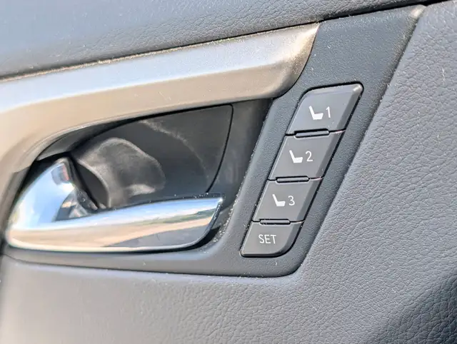 2021 Lexus RX 350 Executive Package AWD | Sun-roof! | Lane-assis - Photo 7