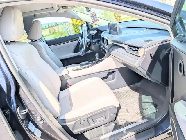 2021 Lexus RX 350 Executive Package AWD | Sun-roof! | Lane-assis - Photo 17