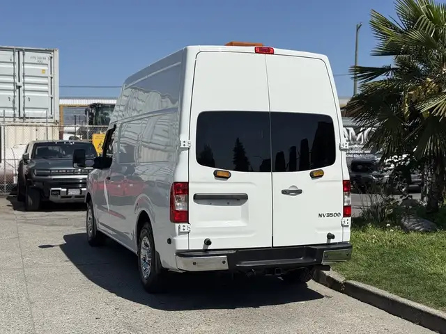 2013 Nissan NV3500 V6 High Roof Service Van - Photo 8