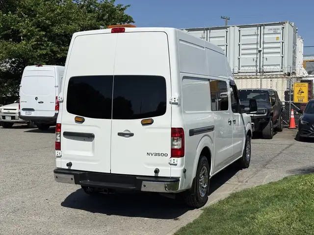 2013 Nissan NV3500 V6 High Roof Service Van - Photo 10