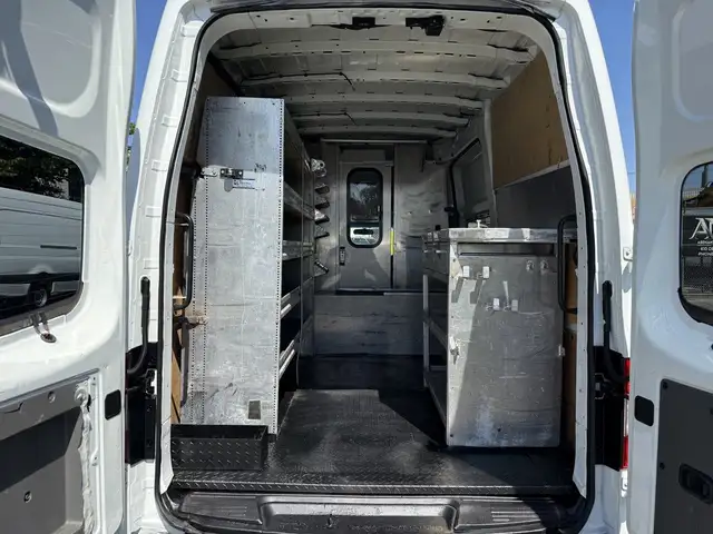 2013 Nissan NV3500 V6 High Roof Service Van - Photo 11