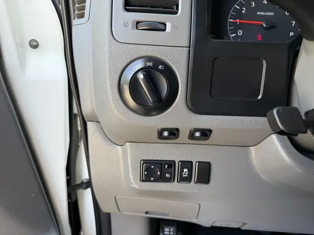 2013 Nissan NV3500 V6 High Roof Service Van - Photo 31