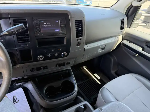 2013 Nissan NV3500 V6 High Roof Service Van - Photo 32