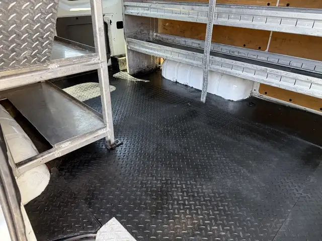 2013 Nissan NV3500 V6 High Roof Service Van - Photo 41
