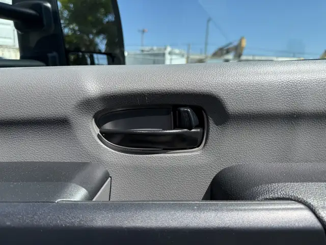 2013 Nissan NV3500 V6 High Roof Service Van - Photo 44