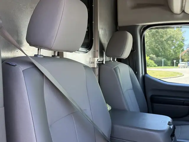 2013 Nissan NV3500 V6 High Roof Service Van - Photo 47