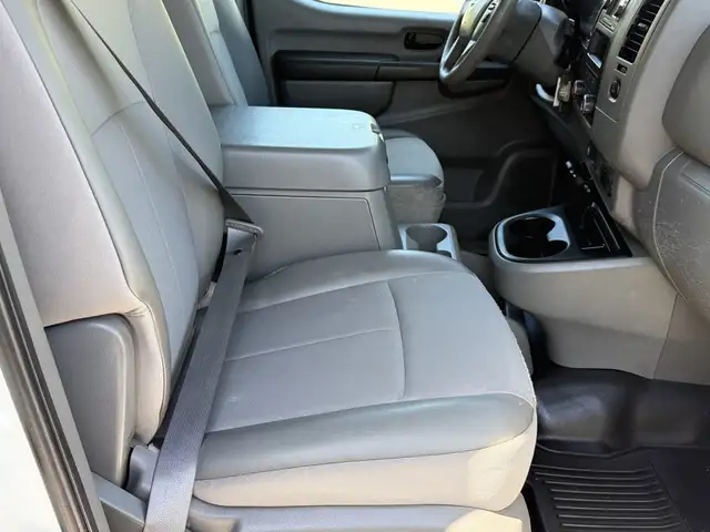 2013 Nissan NV3500 V6 High Roof Service Van - Photo 48